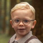 Foto van een kind van 4 jaar oud met aangeboren glaucoom.