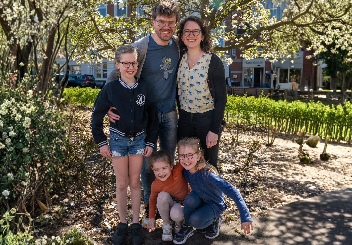 Bas en zijn gezin in het park