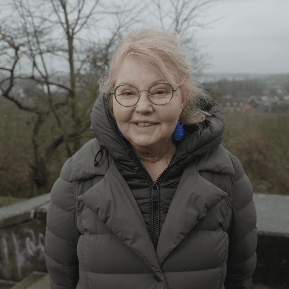 Annelies buiten met jas